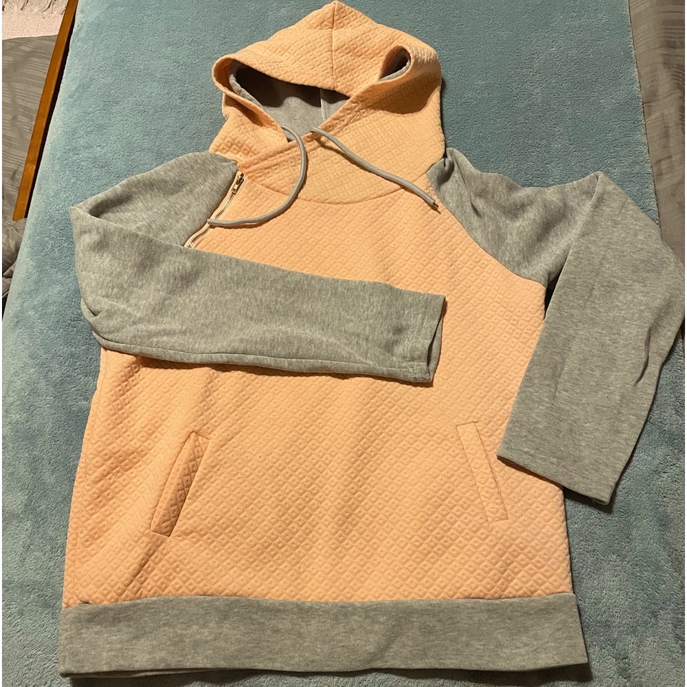 Pair of Sweatshirts - White and Peach - S/M